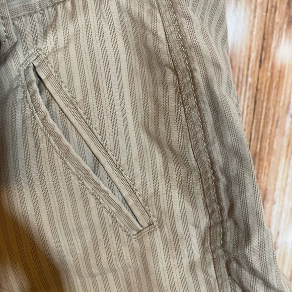 GAP Khaki Pinstripe Retro Cuffed Shorts Size 4 - Picture 3 of 5